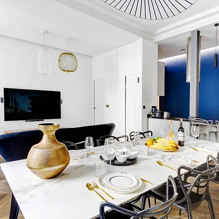 De Luxe Haussmannien Aux Champs-elysees Apartamento